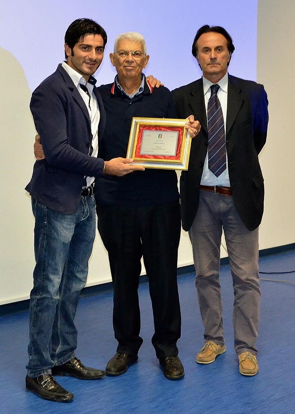 A.E. Fabio MARESCA promosso alla CAN B premiato da A.B. Giulio Napolitano - RTO con A.A Claudio La Rocca 20/10/2013 